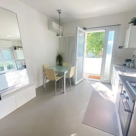 Doma 2 3 Bed & Breakfast